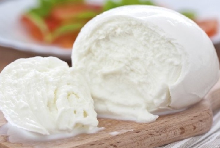 Come riconoscere la qualità di una buona mozzarella di bufala