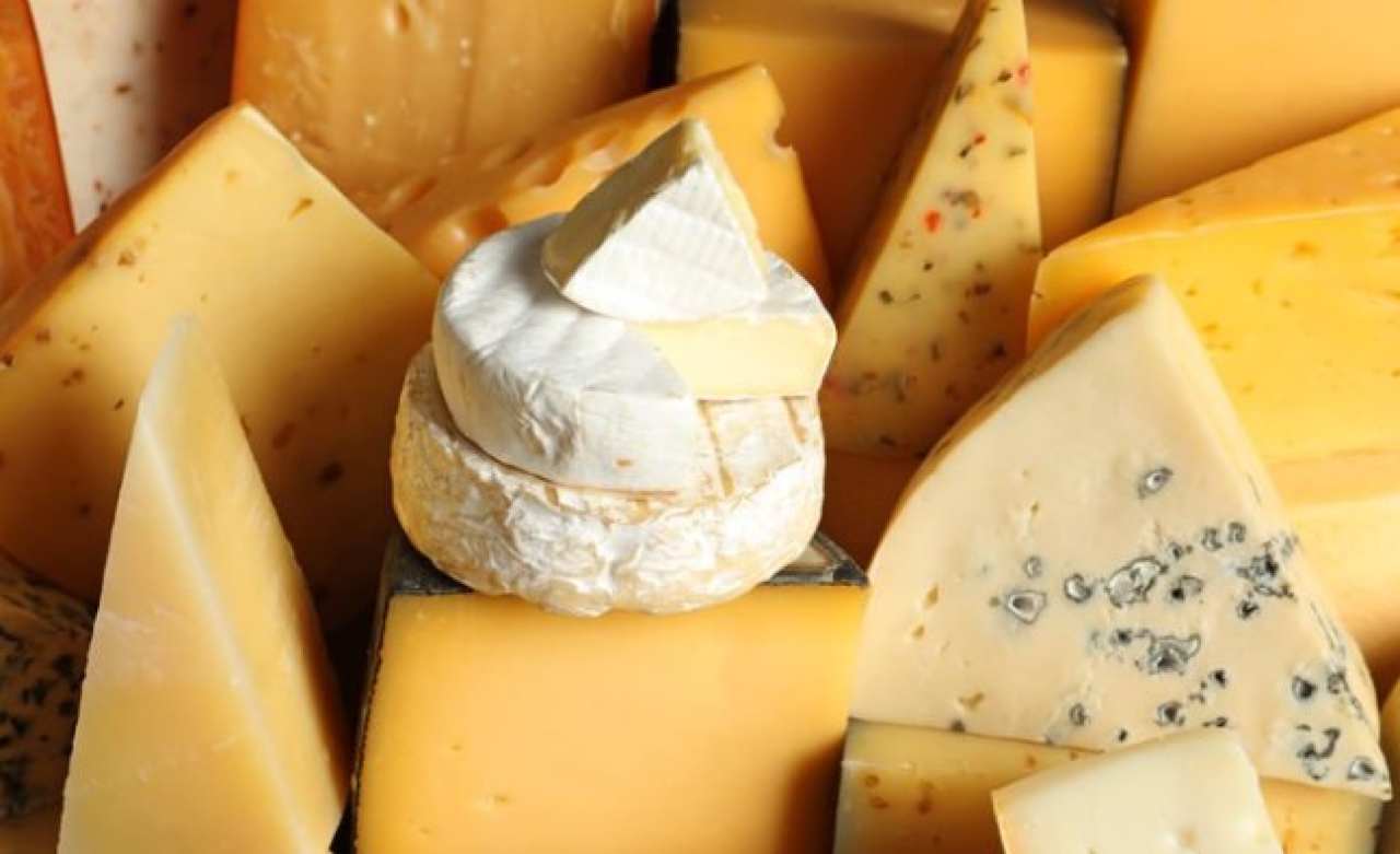 È di nuovo allarme richiamo per un formaggio del Nord Italia