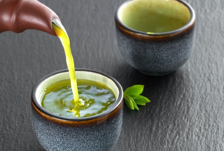 Combattere la menopausa con il tè verde