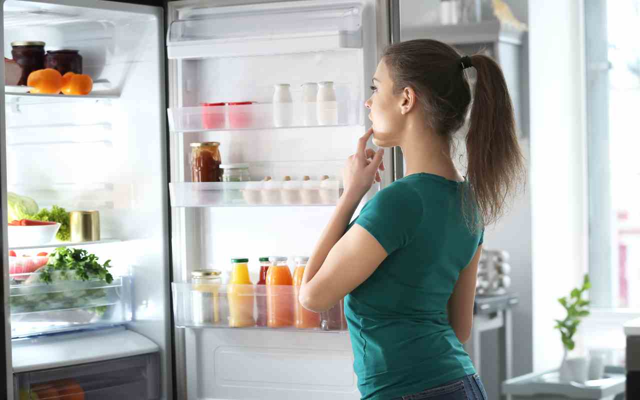 Come non far puzzare il frigorifero