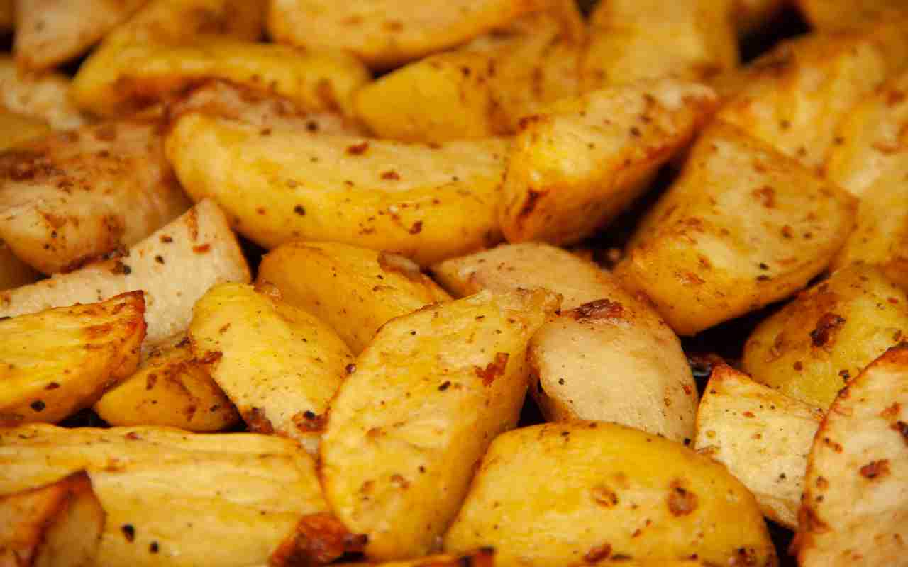 Un ingrediente segreto che renderà le nostre patate ancora più gustose