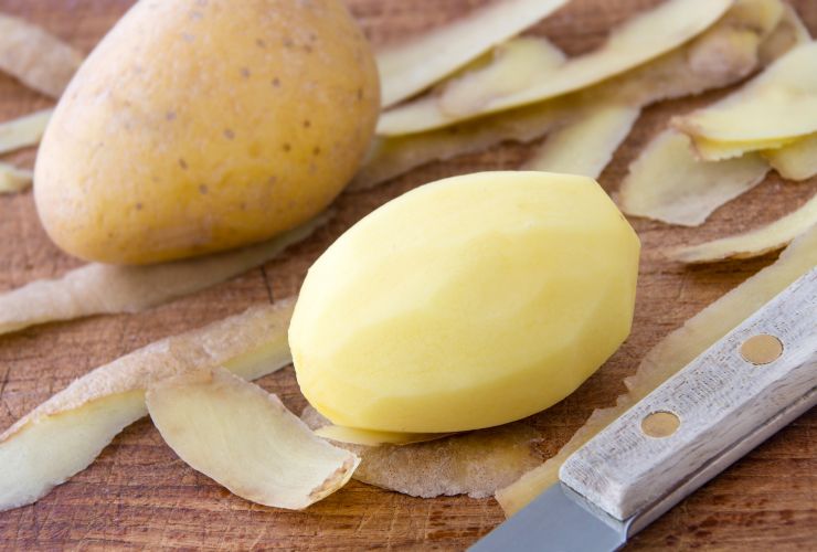 Un trucchetto per sbucciare le patate