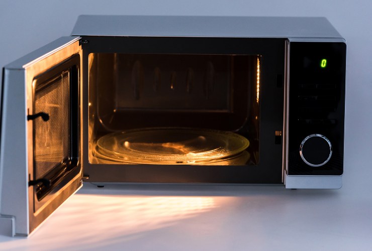 Attenzione ai consumi del forno a microonde