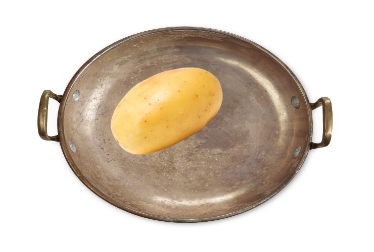 Il trucco della patata in padella