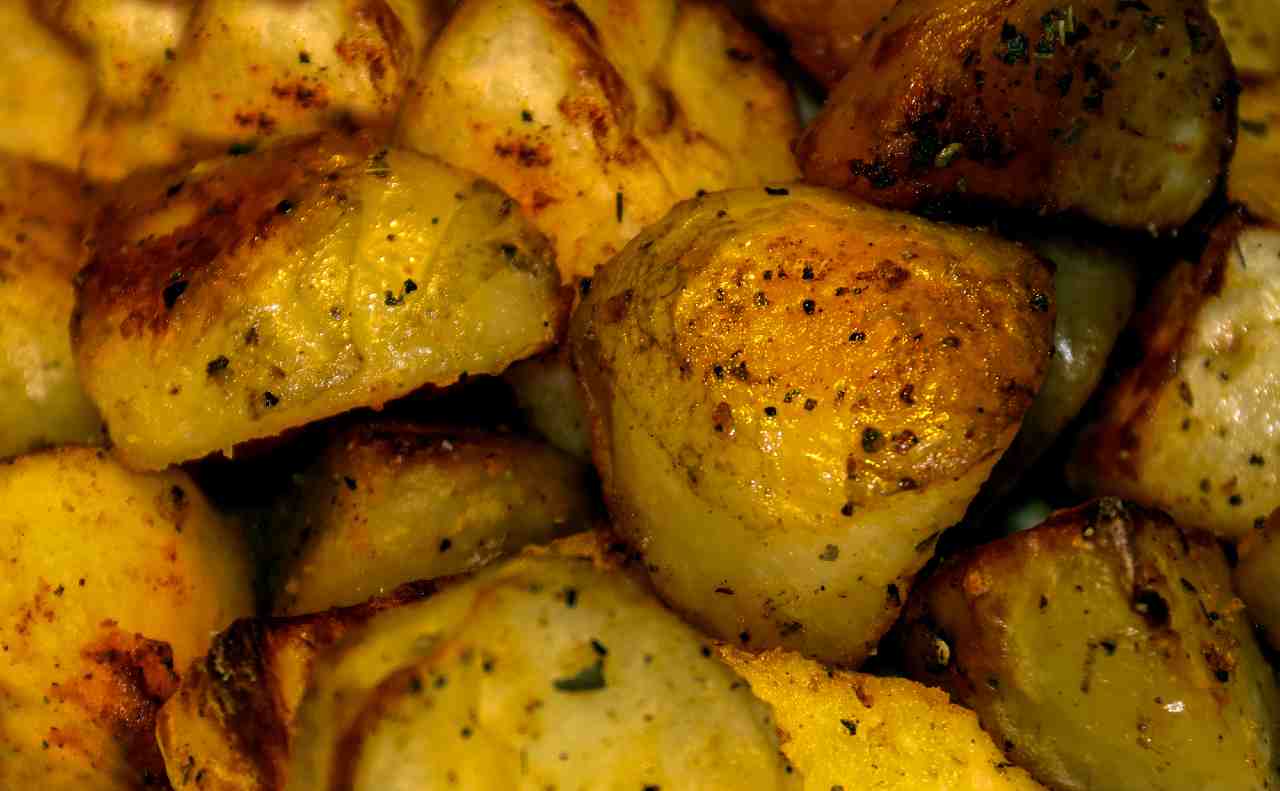 Dei piccoli trucchetti per delle patate al forno ottime