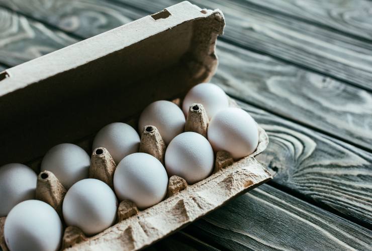 Perché è un errore togliere le uova dal cartone