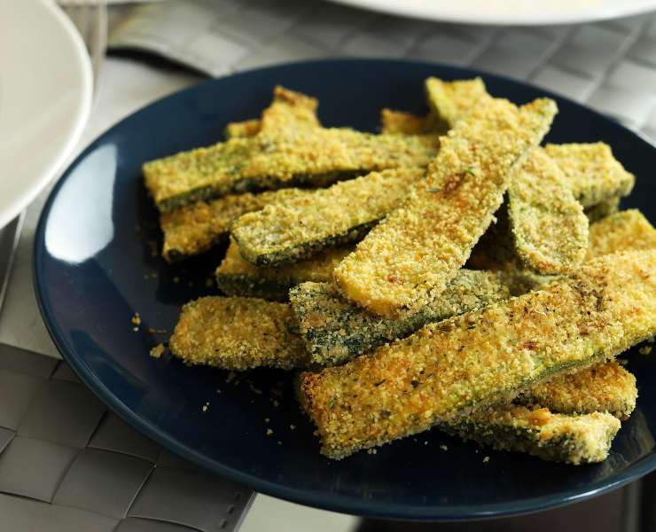 La ricetta delle zucchine in padella con pangrattato