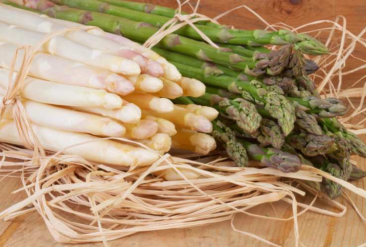 Le proprietà eccellenti degli asparagi