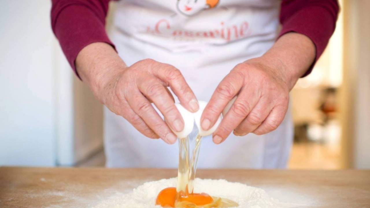 Cesarina in cucina al lavoro