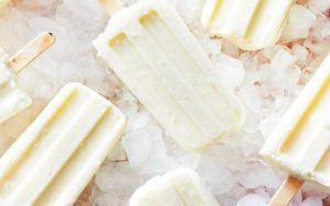 Come preparare dei gustosi ghiaccioli al cocco?