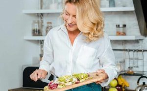 La giusta dieta da seguire in menopausa