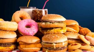 Cibo spazzatura, può causare malattie mentali