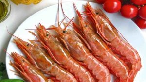 Attenzione e come mangiate i gamberi