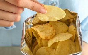 Scoperto il perché queste famose patatine creano dipendenza