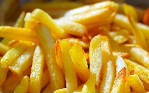 Come fare della patatine fritte ottime e leggere