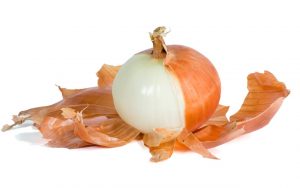 Il riutilizzo della bucce di cipolla