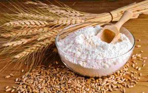 La farina è ottima per la pulizia in questo caso