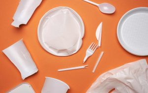Lotto di piatti di plastica ritirati
