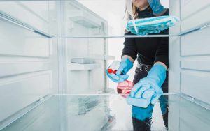 Sbrinare il frigo velocemente